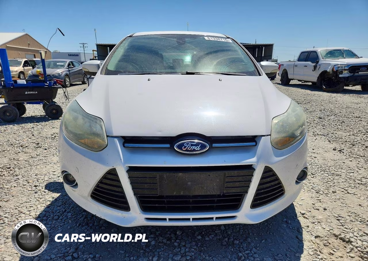 2012 Ford Focus Titanium VIN:1FAHP3N23CL380969 - 5