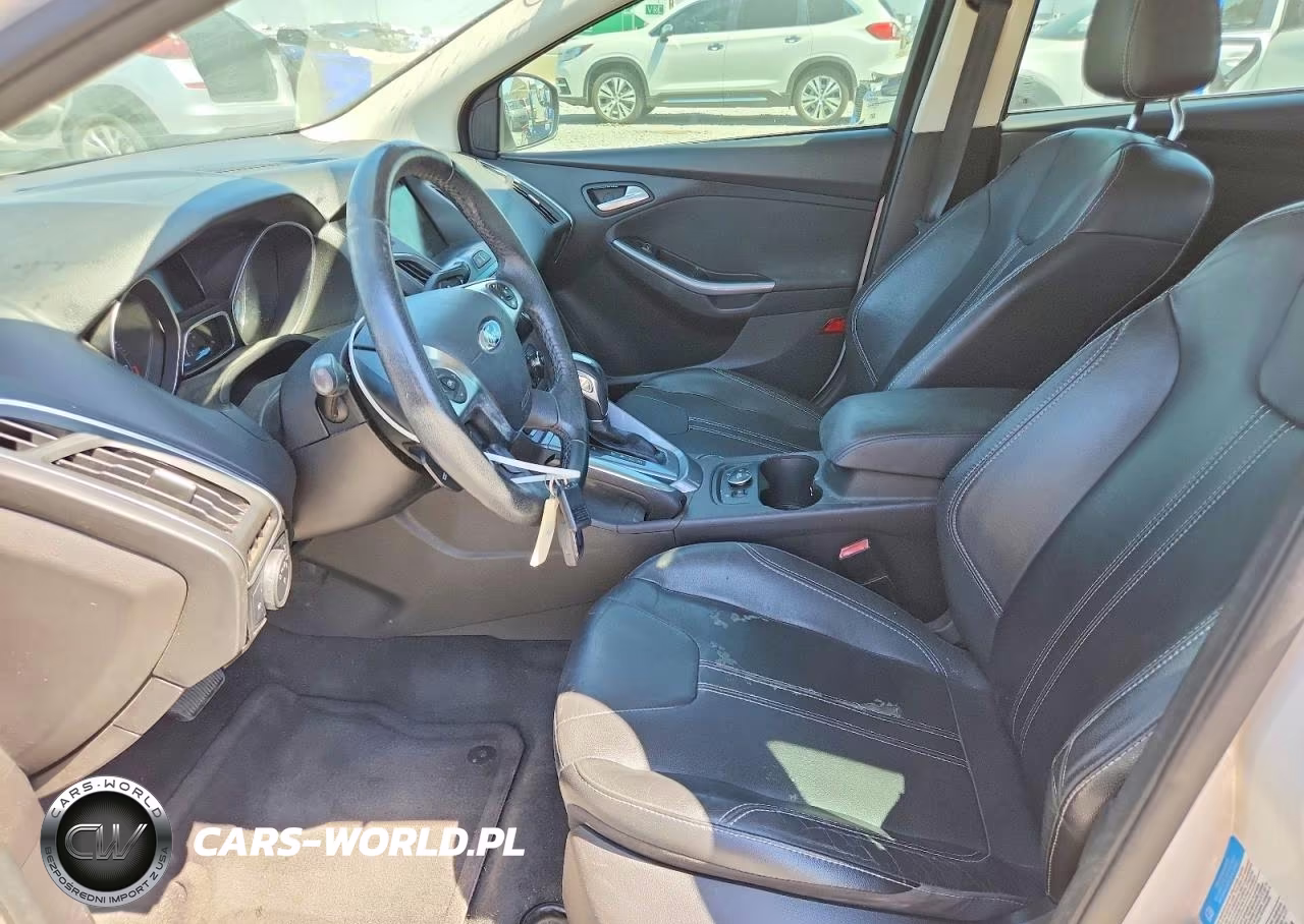 2012 Ford Focus Titanium VIN:1FAHP3N23CL380969 - 7