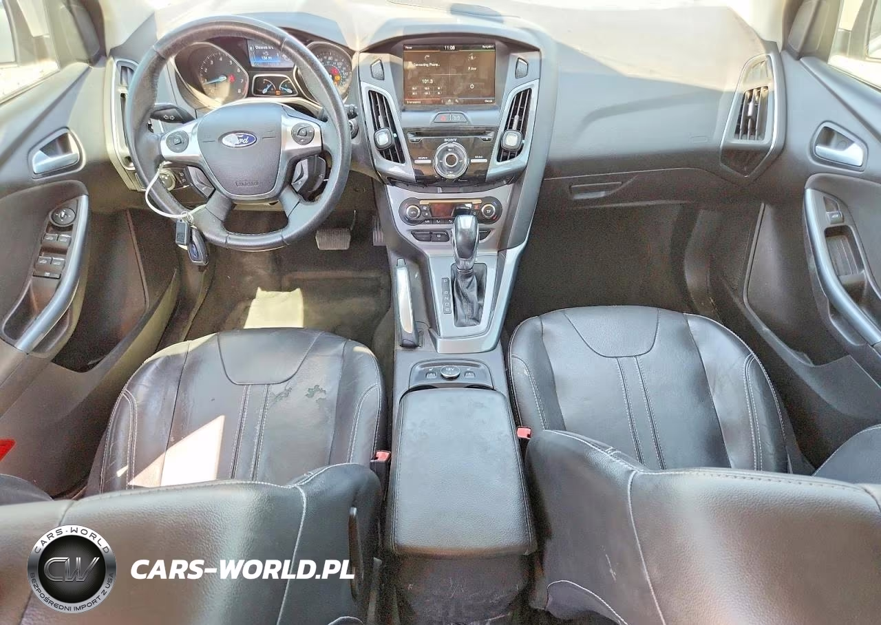 2012 Ford Focus Titanium VIN:1FAHP3N23CL380969 - 8