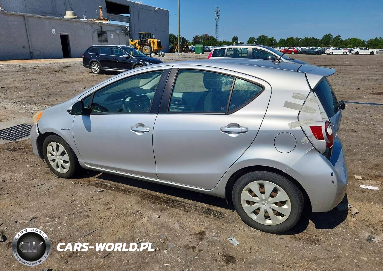 2012 Toyota Prius C Two VIN:JTDKDTB39C1527426 - 2