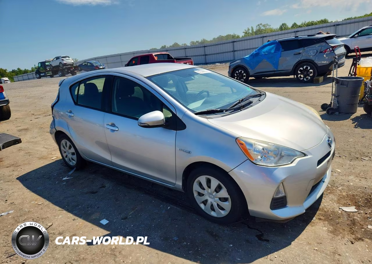 2012 Toyota Prius C Two VIN:JTDKDTB39C1527426 - 4