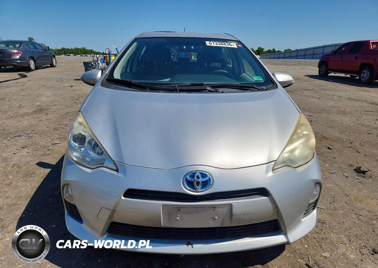 2012 Toyota Prius C Two VIN:JTDKDTB39C1527426 - 5