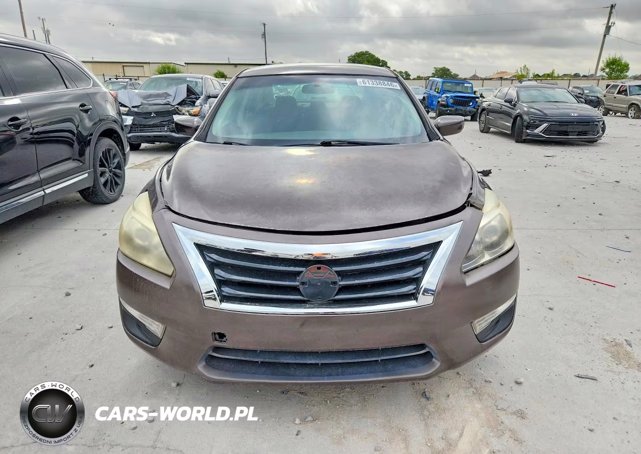 2014 Nissan Altima 2.5 S VIN:1N4AL3AP5EN383328 - 5