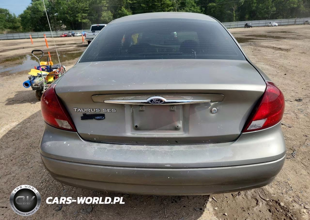 FORD TAURUS VIN:1FAFP55U23G275885 - 6