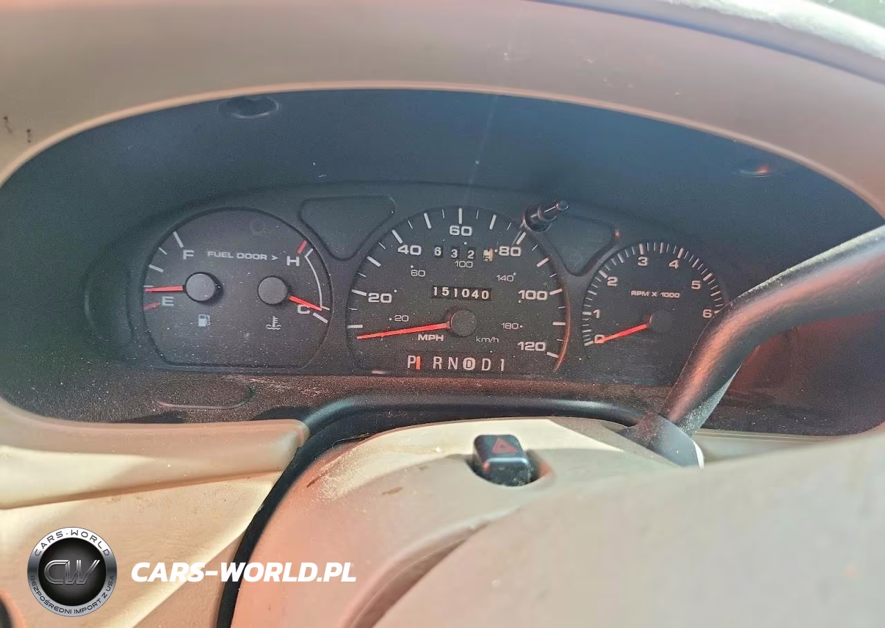 FORD TAURUS VIN:1FAFP55U23G275885 - 9
