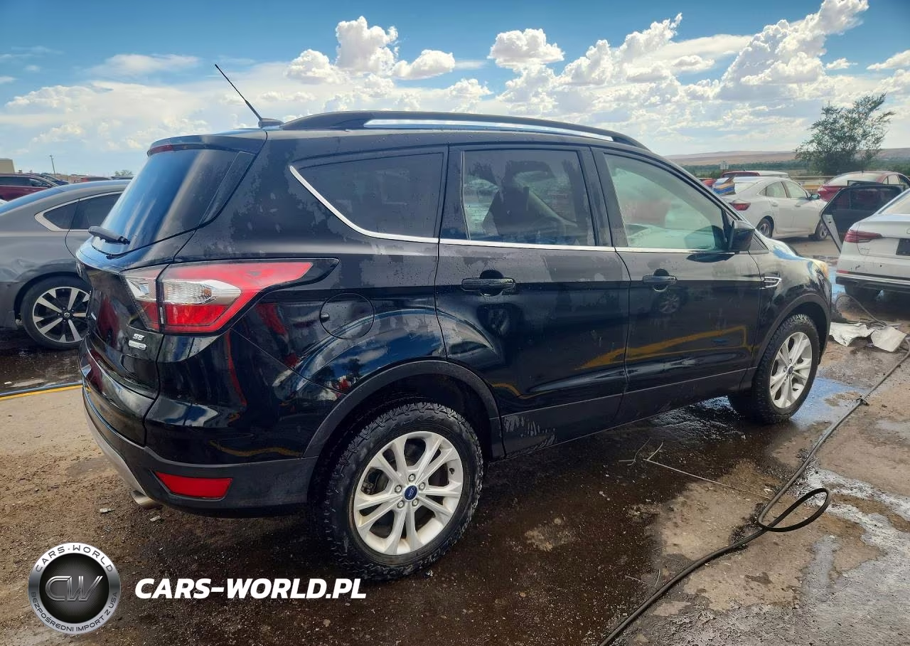 2018 Ford Escape Se VIN:1FMCU9GD2JUA32064 - 3
