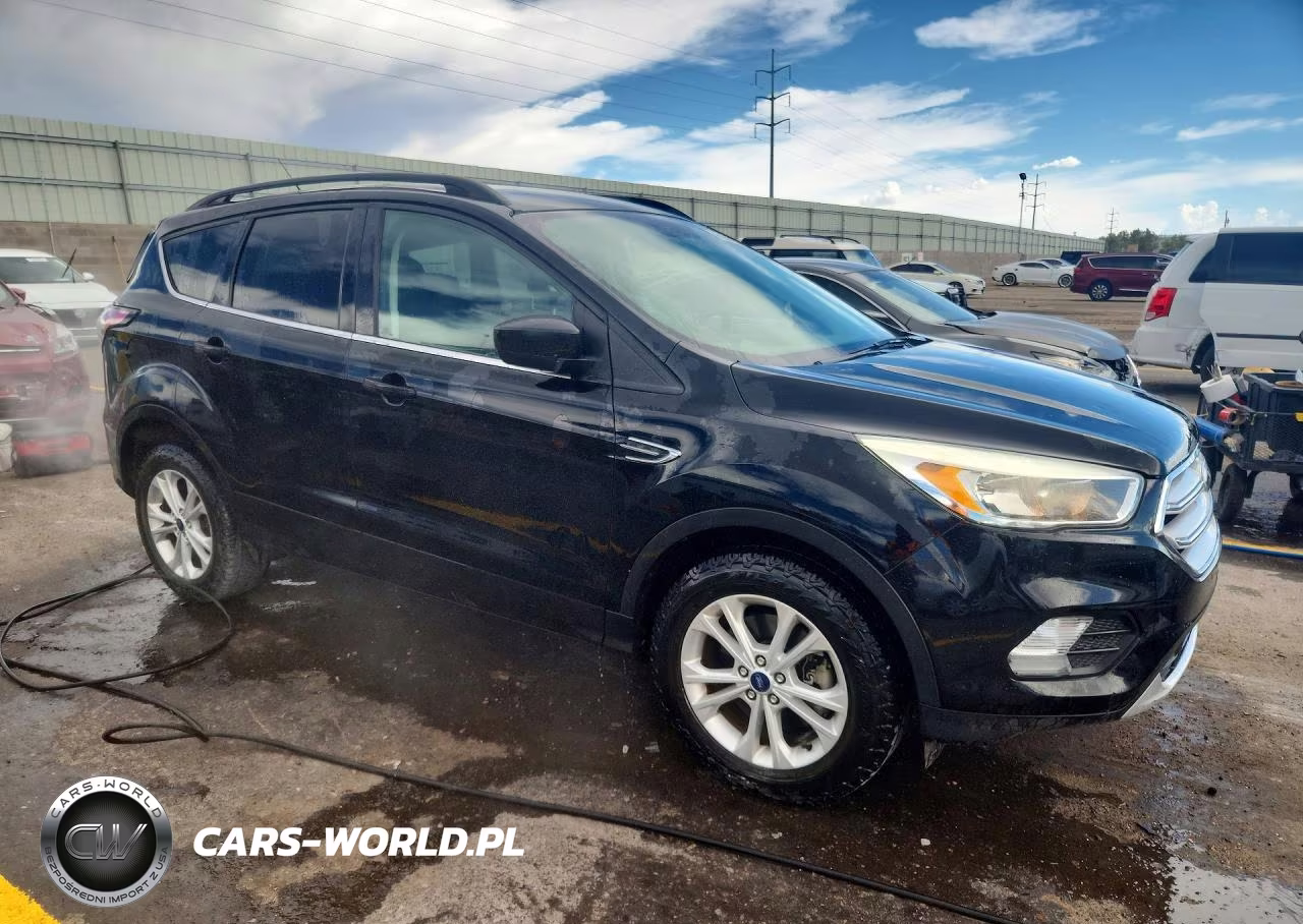 2018 Ford Escape Se VIN:1FMCU9GD2JUA32064 - 4