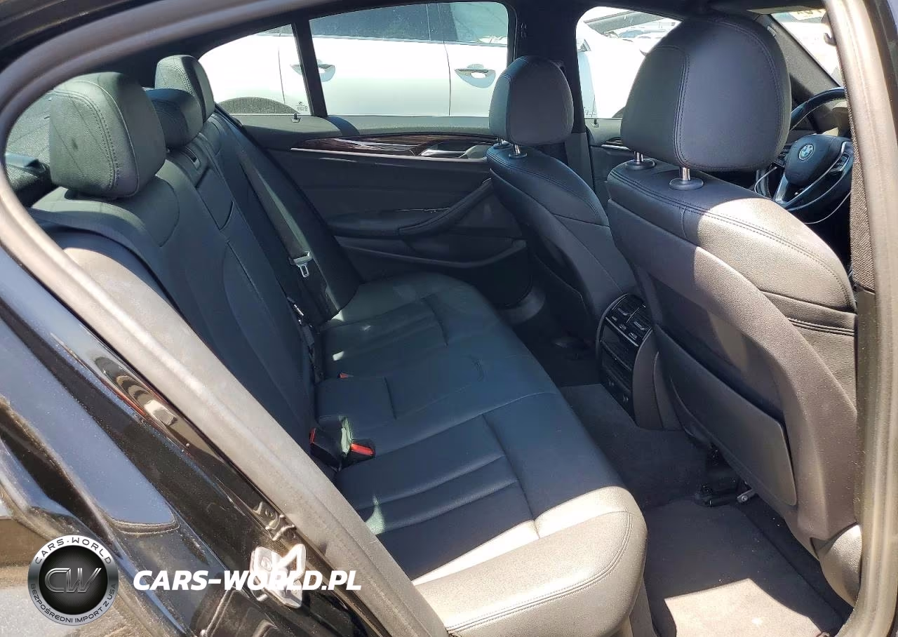 2019 BMW 530E VIN:WBAJA9C57KB254290 - 10