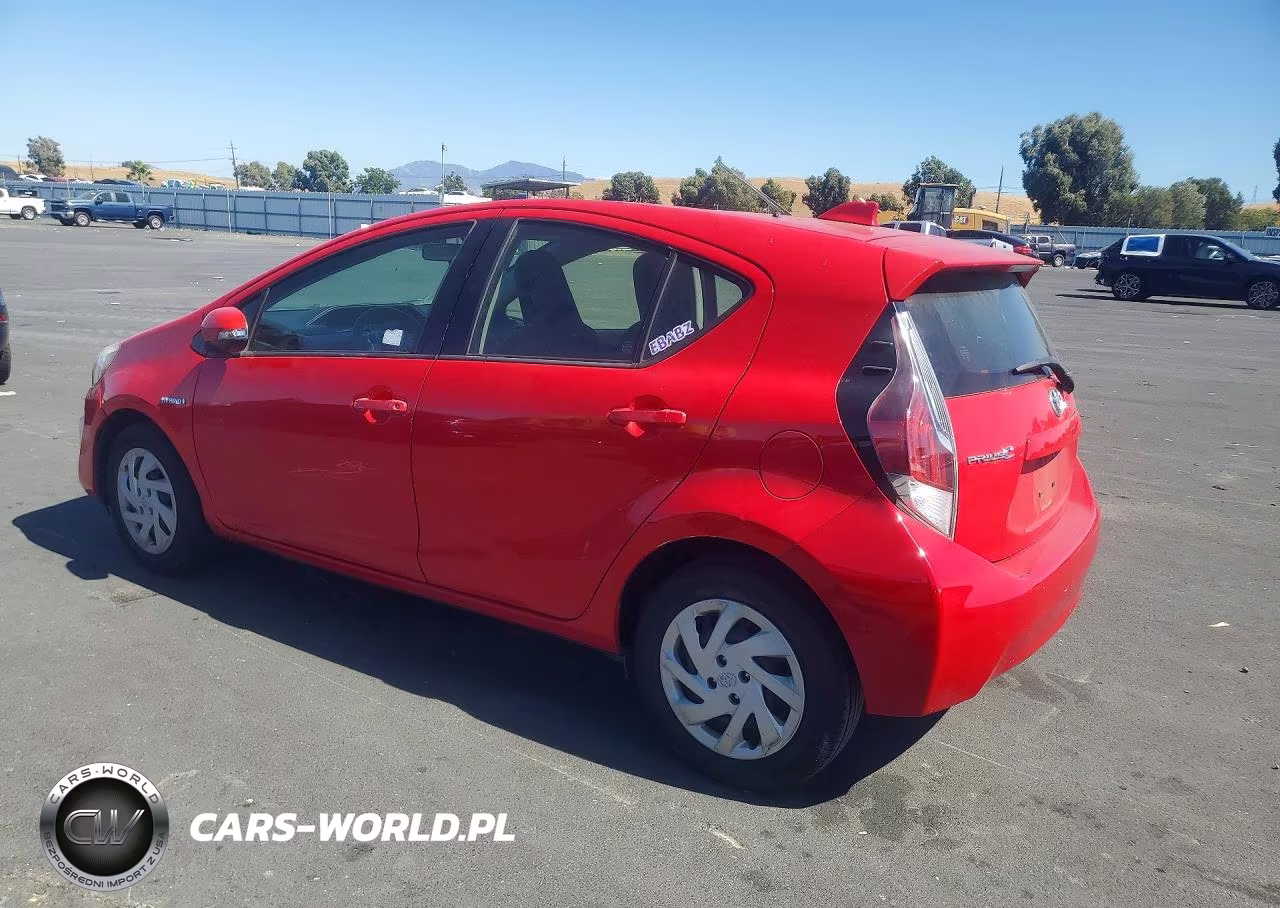 2015 Toyota Prius C One VIN:JTDKDTB33F1104443 - 2