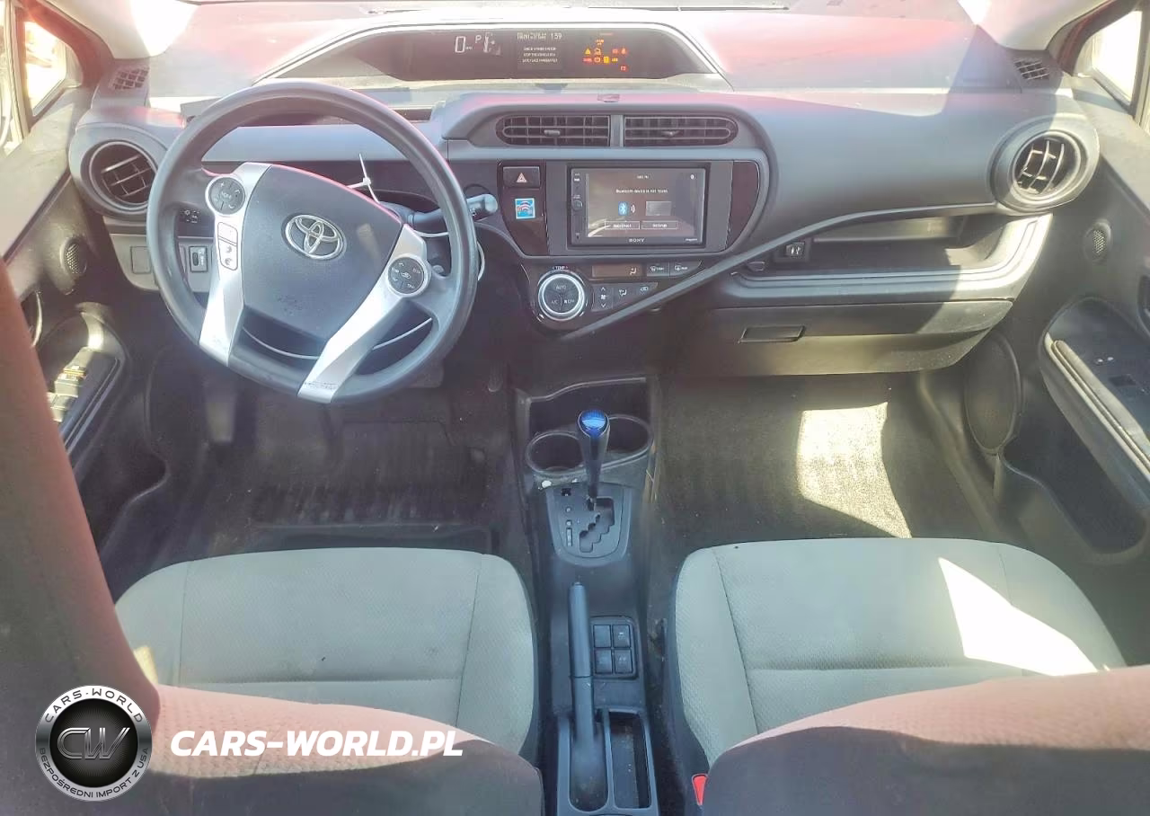 2015 Toyota Prius C One VIN:JTDKDTB33F1104443 - 8