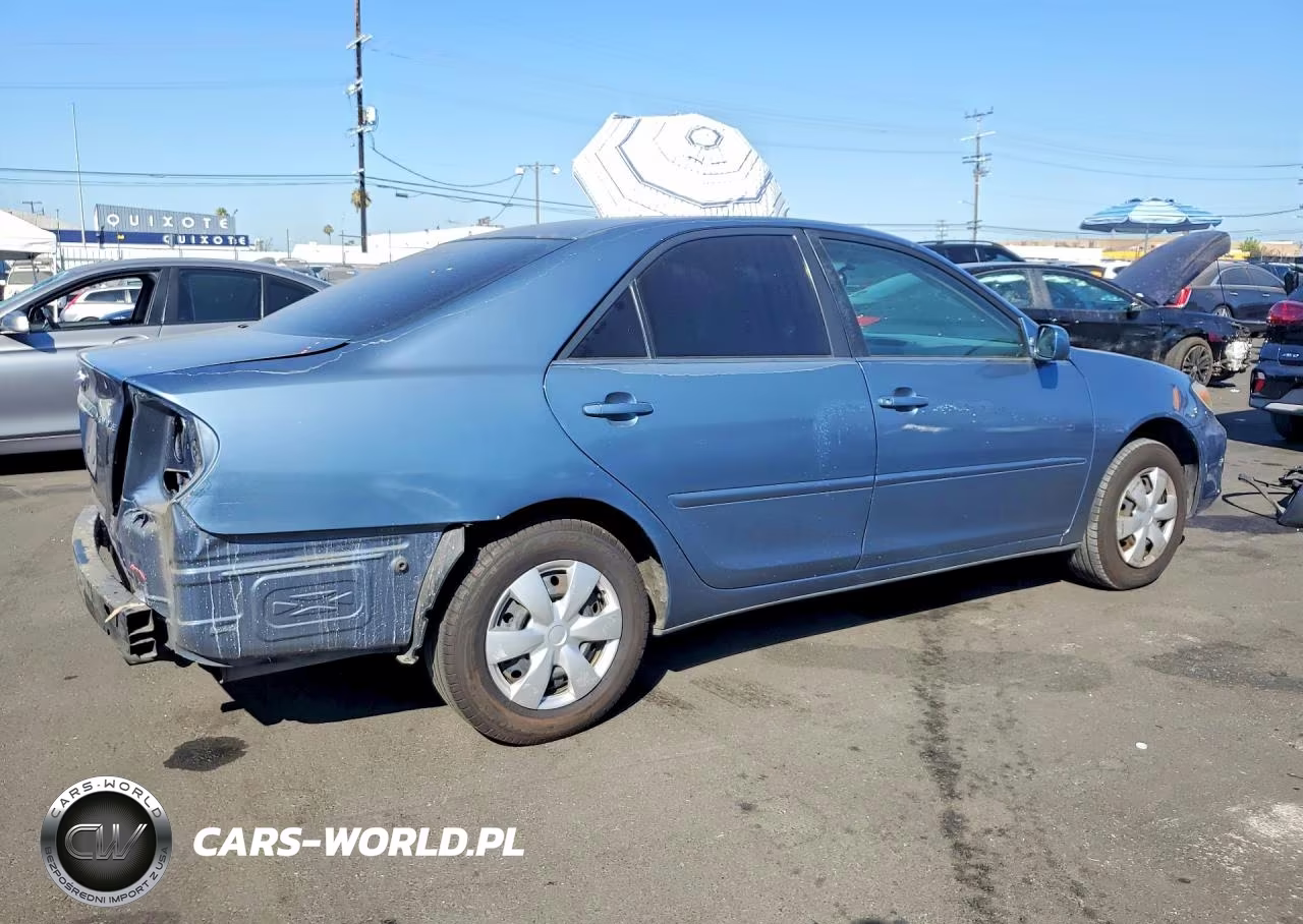 2004 Toyota Camry Le VIN:JTDBE32K440269151 - 3