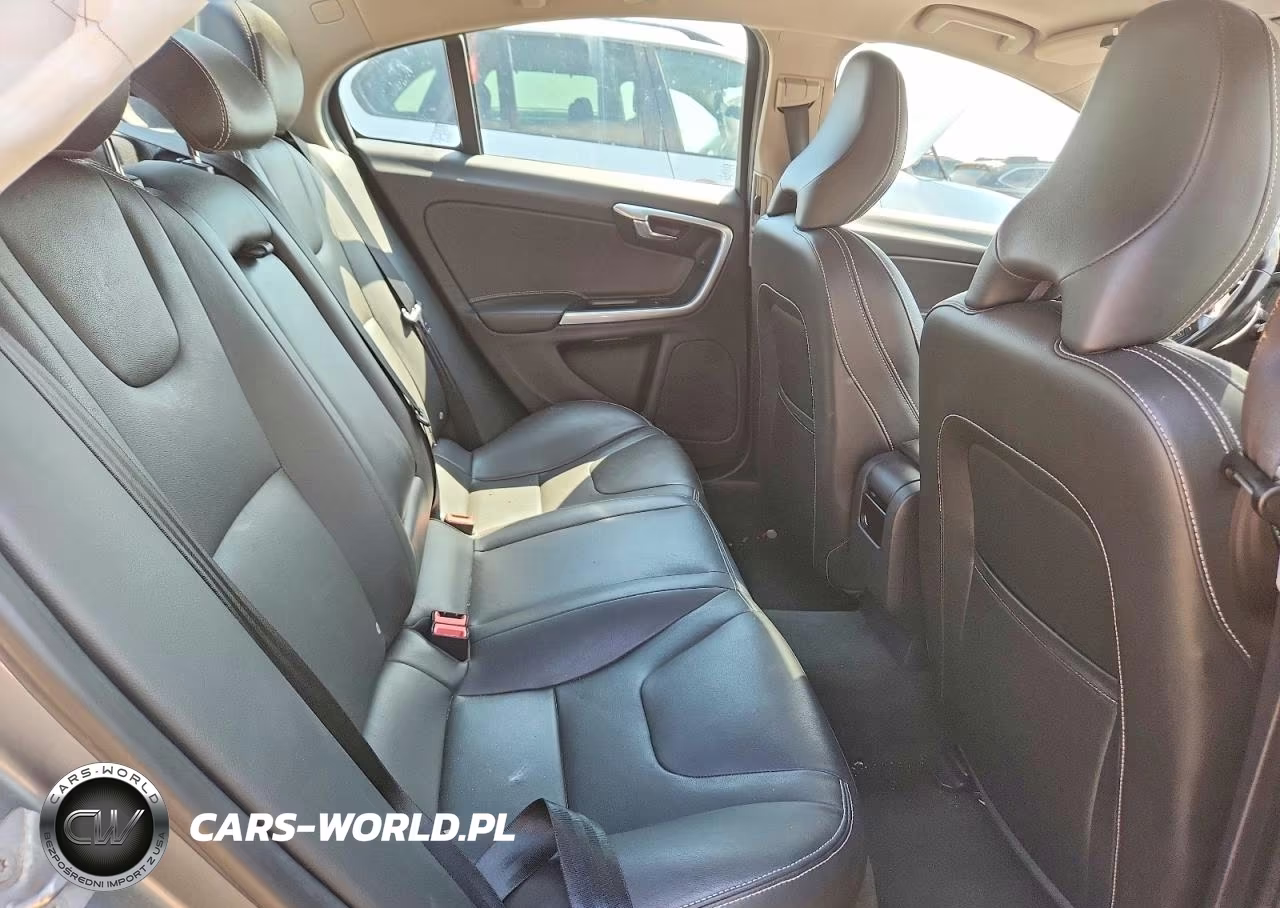 2018 Volvo S60 Dynamic VIN:YV126MFLXJ2450612 - 10