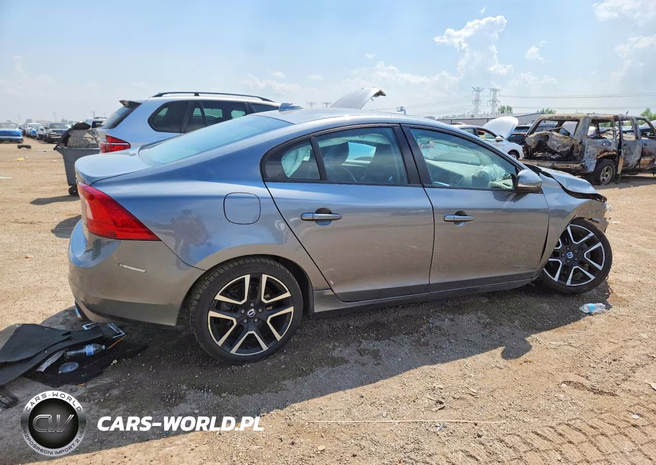 2018 Volvo S60 Dynamic VIN:YV126MFLXJ2450612 - 3
