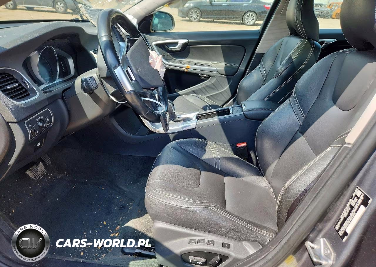 2018 Volvo S60 Dynamic VIN:YV126MFLXJ2450612 - 7