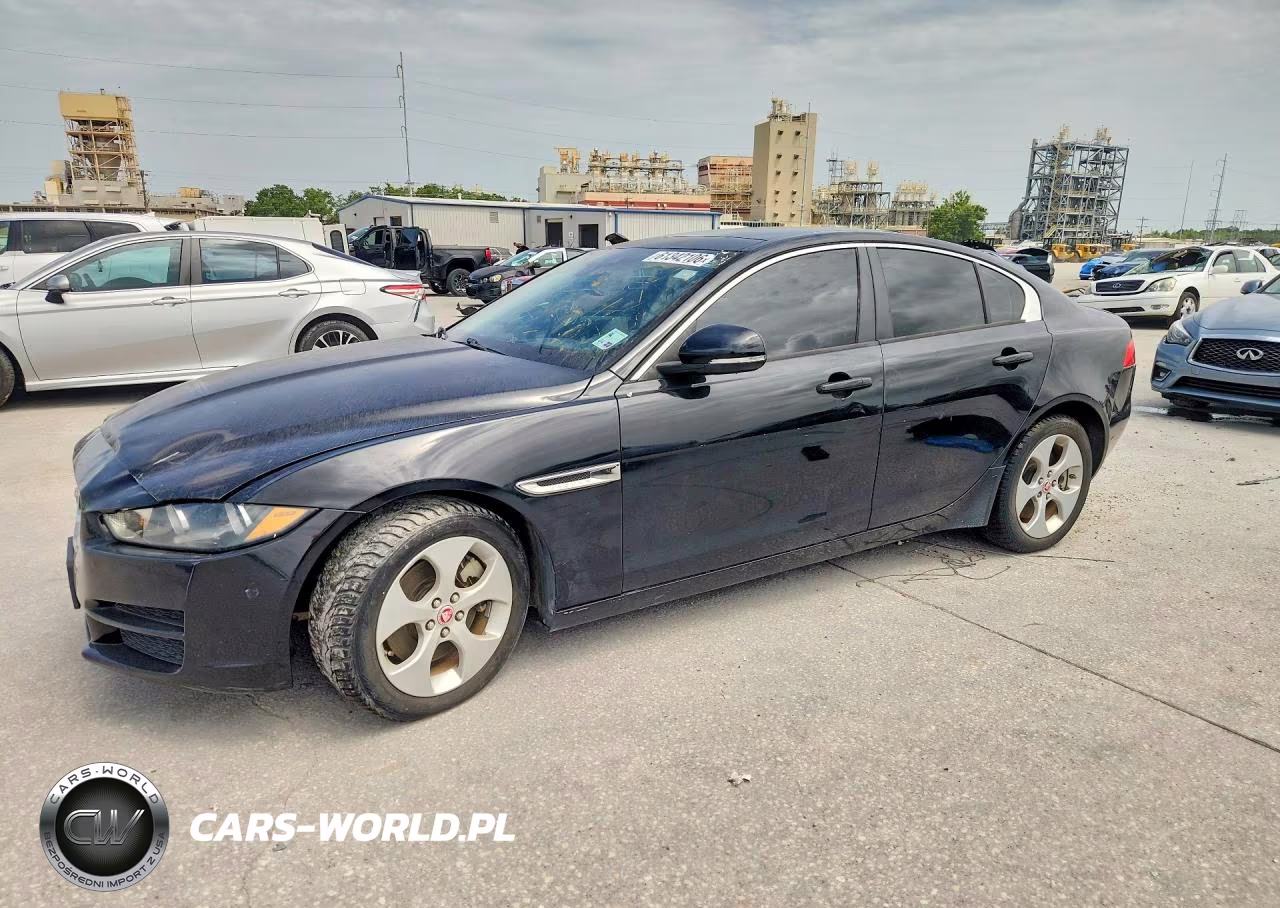 2018 Jaguar Xe – zdjęcie 1 z 12