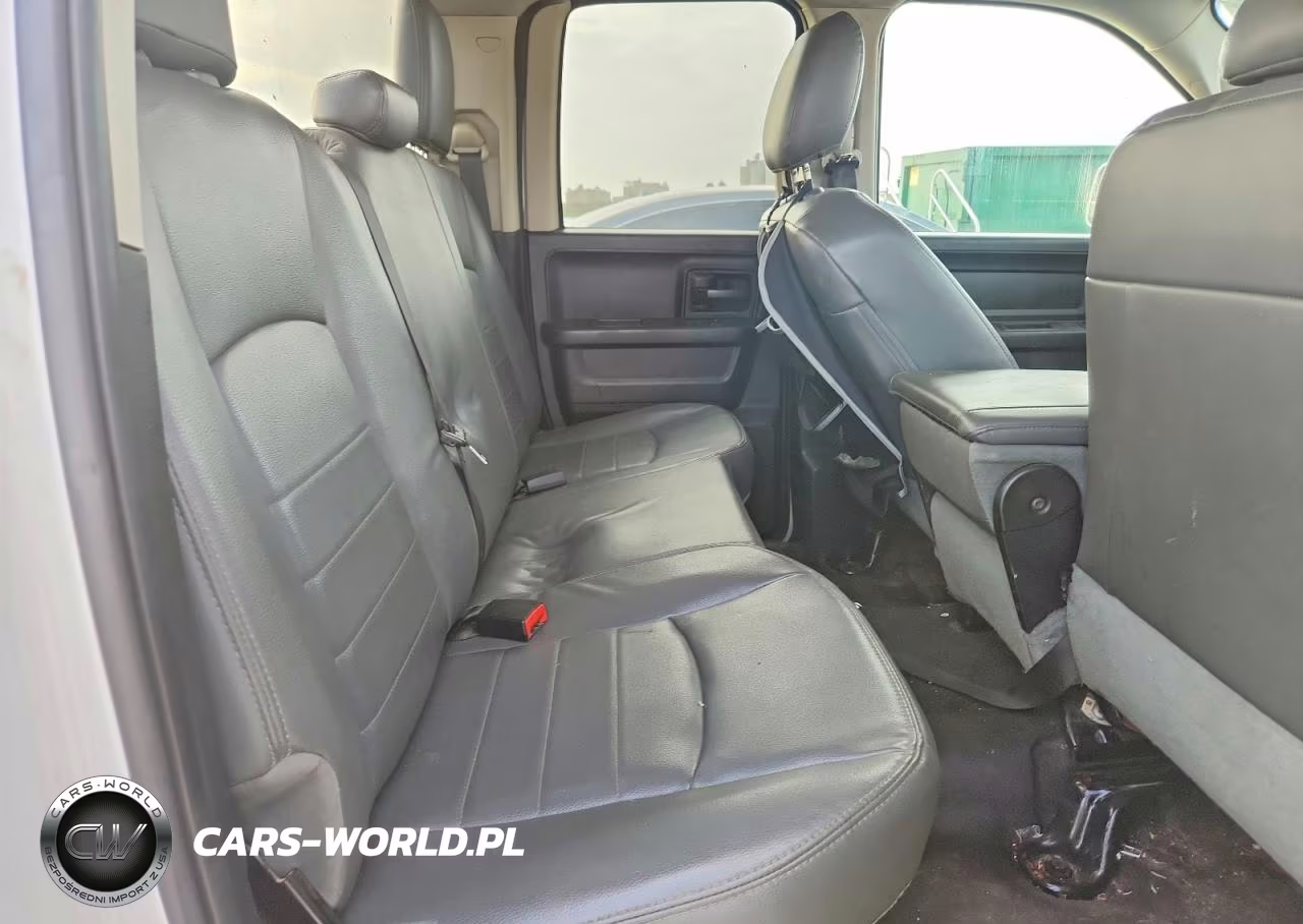 2019 Ram 1500 Classic Tradesman VIN:1C6RR6FT4KS602559 - 10
