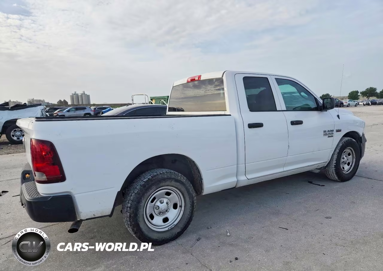 2019 Ram 1500 Classic Tradesman VIN:1C6RR6FT4KS602559 - 3