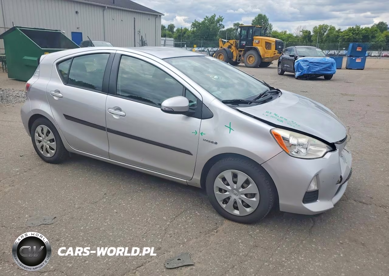 2012 Toyota Prius C Two VIN:JTDKDTB31C1004787 - 4