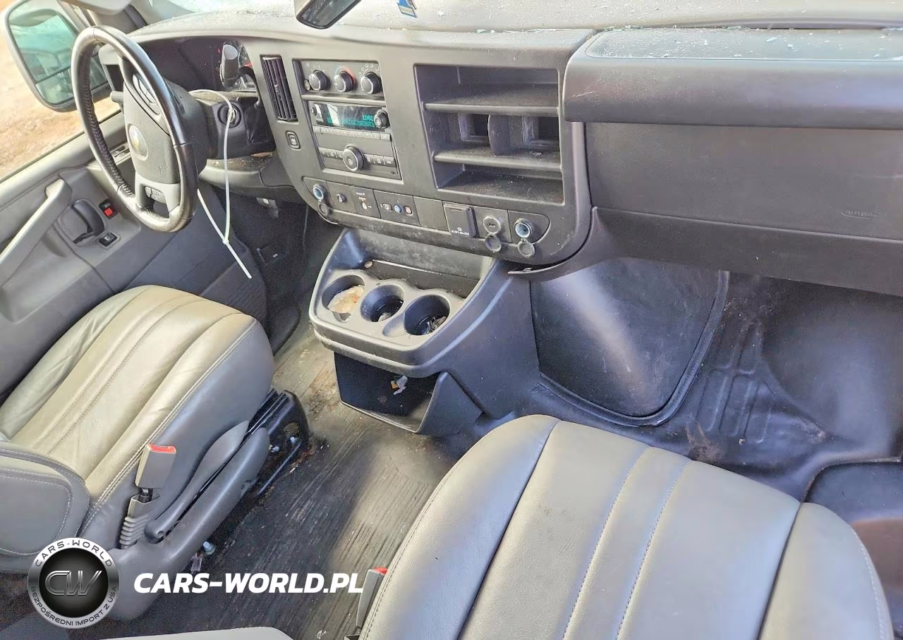 2022 Chevrolet Express G2500 VIN:1GCWGAFP4N1268583 - 8