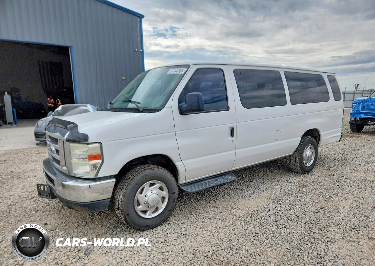2010 Ford Econoline E350 Super Duty Wagon – zdjęcie 1 z 13