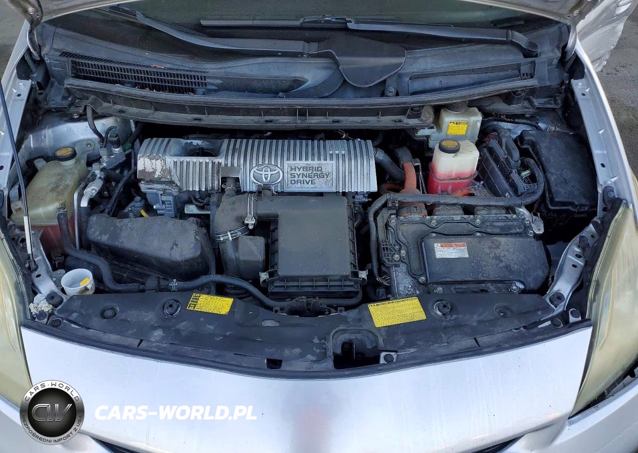 2013 Toyota Prius Two VIN:JTDKN3DU5D5633546 - 11