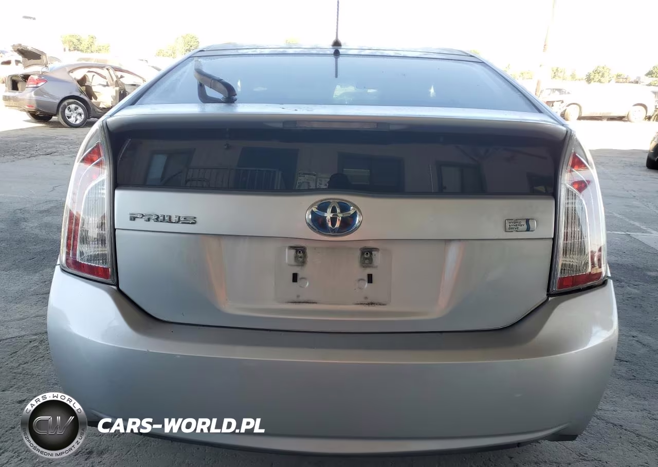 2013 Toyota Prius Two VIN:JTDKN3DU5D5633546 - 6