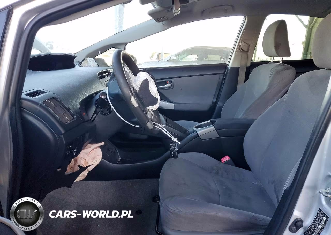 2013 Toyota Prius Two VIN:JTDKN3DU5D5633546 - 7