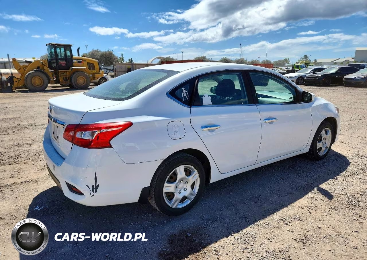 2018 Nissan Sentra S VIN:3N1AB7AP0JY248133 - 3
