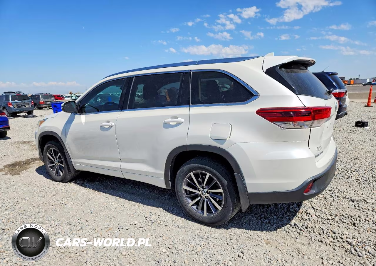 2018 Toyota Highlander Xle VIN:5TDJZRFH6JS909418 - 2