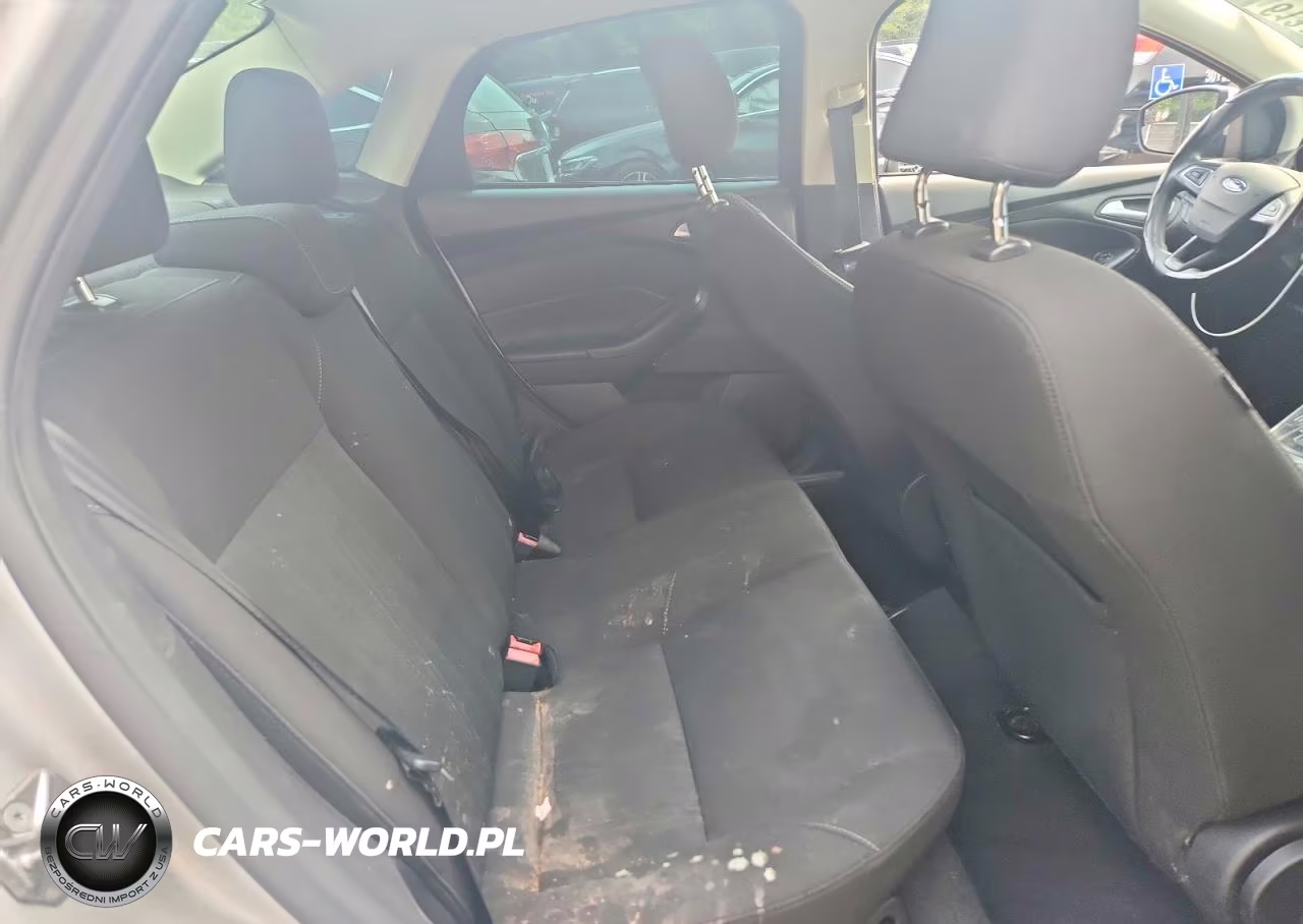 2015 Ford Focus Se VIN:1FADP3F26FL202121 - 10