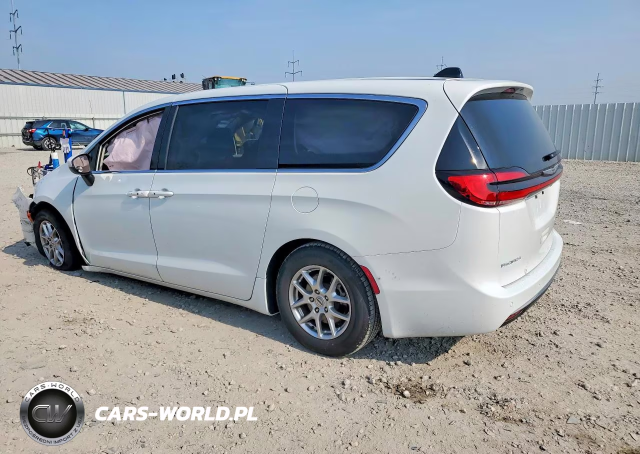 2023 Chrysler Pacifica Touring L VIN:2C4RC1BG2PR524510 - 2
