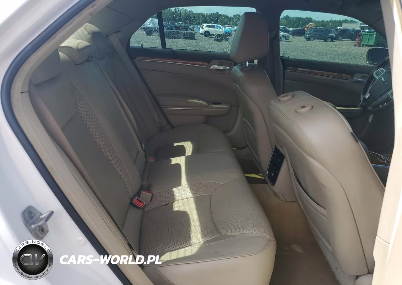 2013 Chrysler 300C VIN:2C3CCAEG1DH621074 - 10