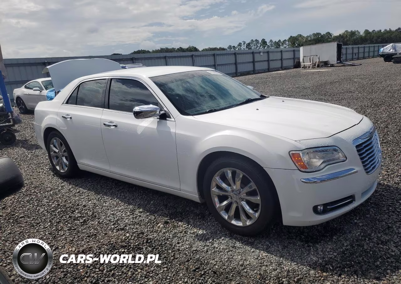 2013 Chrysler 300C VIN:2C3CCAEG1DH621074 - 4