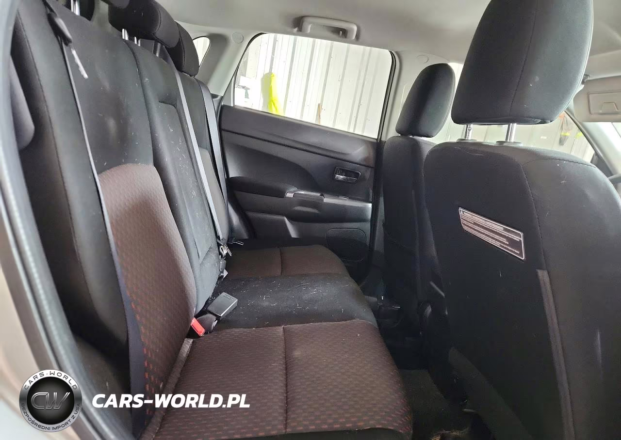 2018 Mitsubishi Outlander Sport Es VIN:JA4AP3AU9JZ013520 - 11