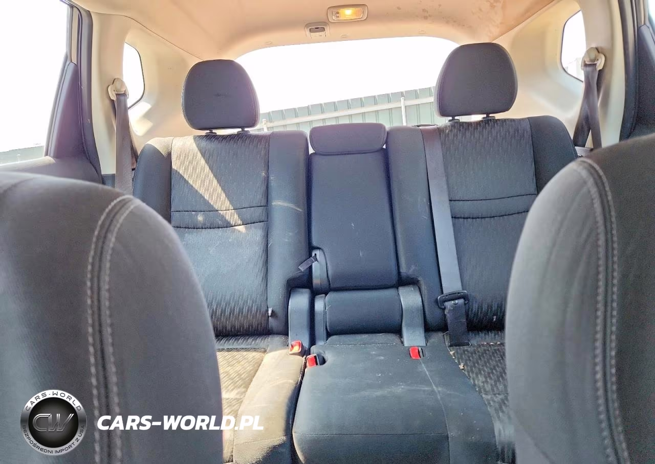 2018 Nissan Rogue S VIN:KNMAT2MVXJP528764 - 10