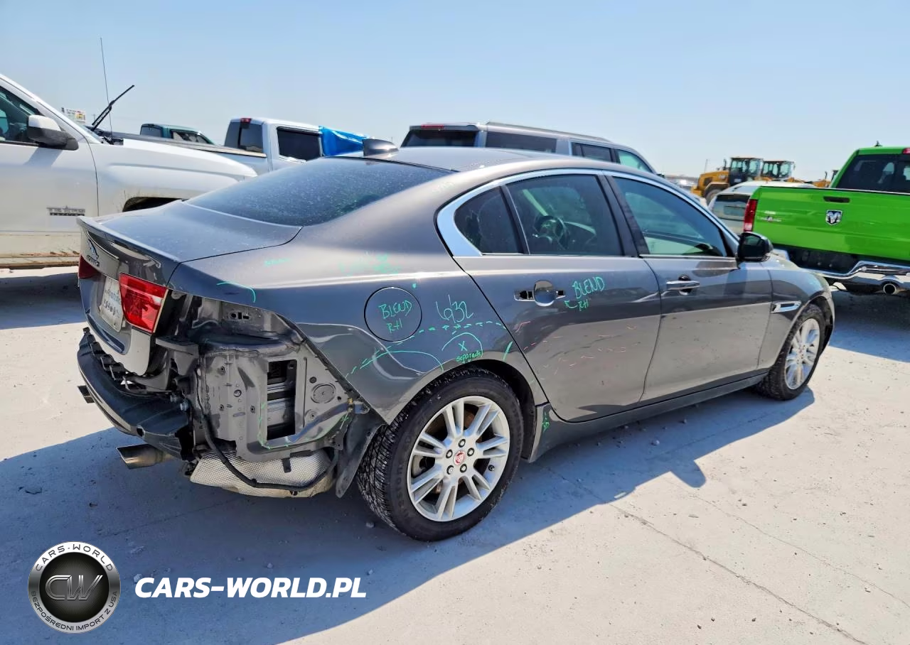 2017 Jaguar Xe Premium VIN:SAJAD4BG5HA961064 - 3