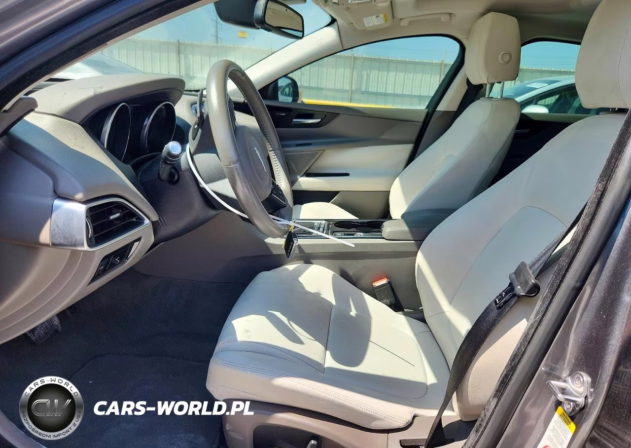 2017 Jaguar Xe Premium VIN:SAJAD4BG5HA961064 - 7