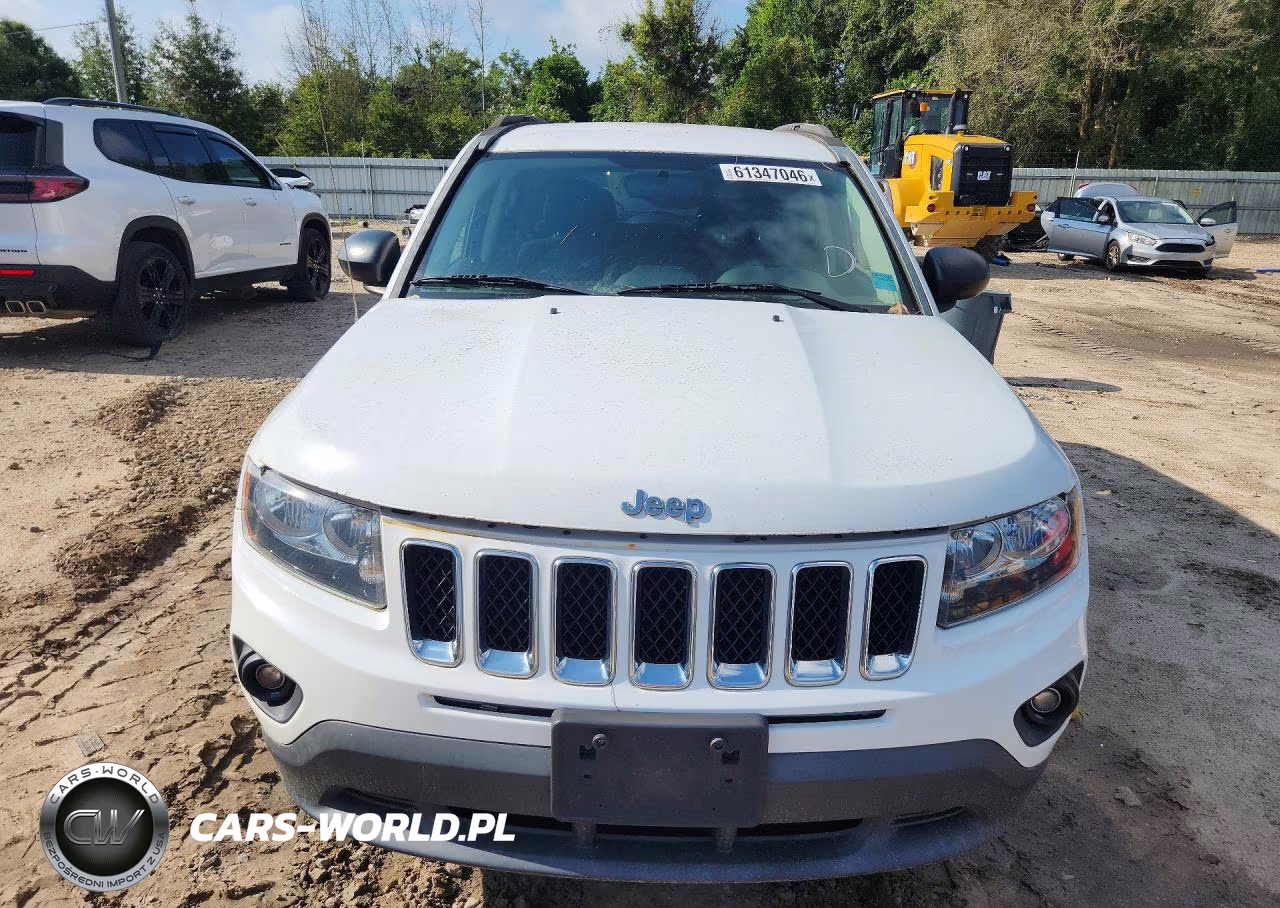 2015 Jeep Compass Sport VIN:1C4NJCBA2FD318181 - 5