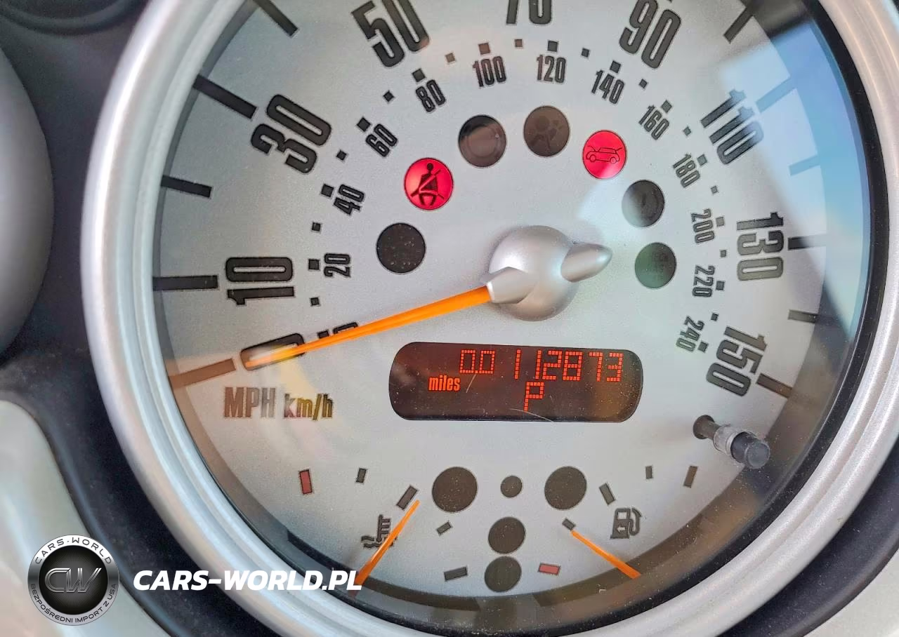 2004 Mini Cooper VIN:WMWRC334X4TJ53338 - 9