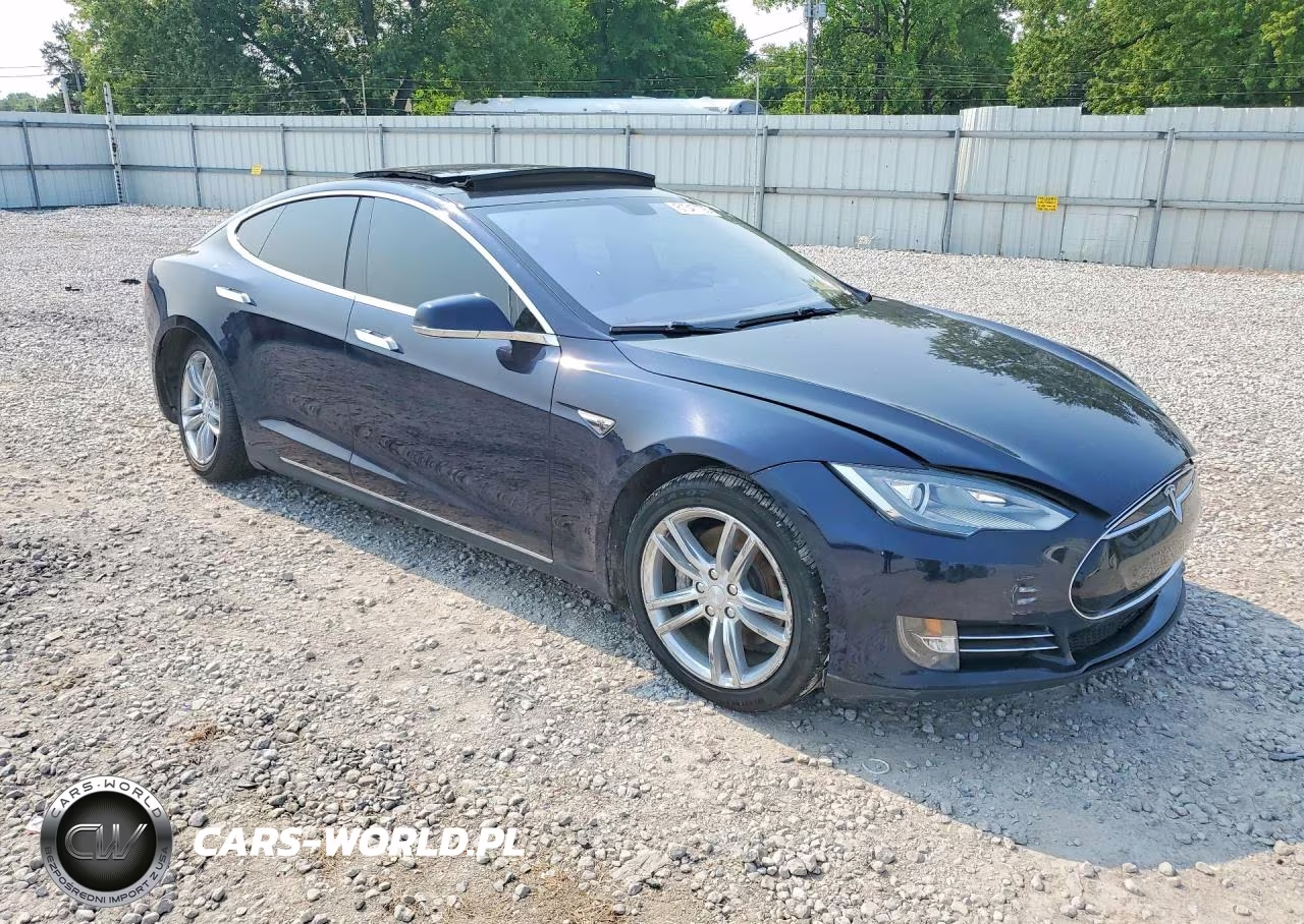 2014 Tesla Model S VIN:5YJSA1H16EFP46759 - 4