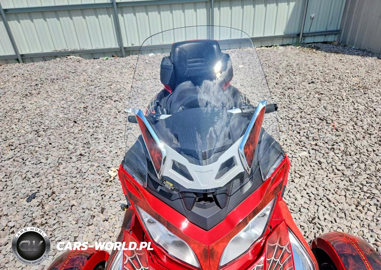 2012 Can-Am Spyder Roadster Rts VIN:2BXJBHC1XCV000803 - 5