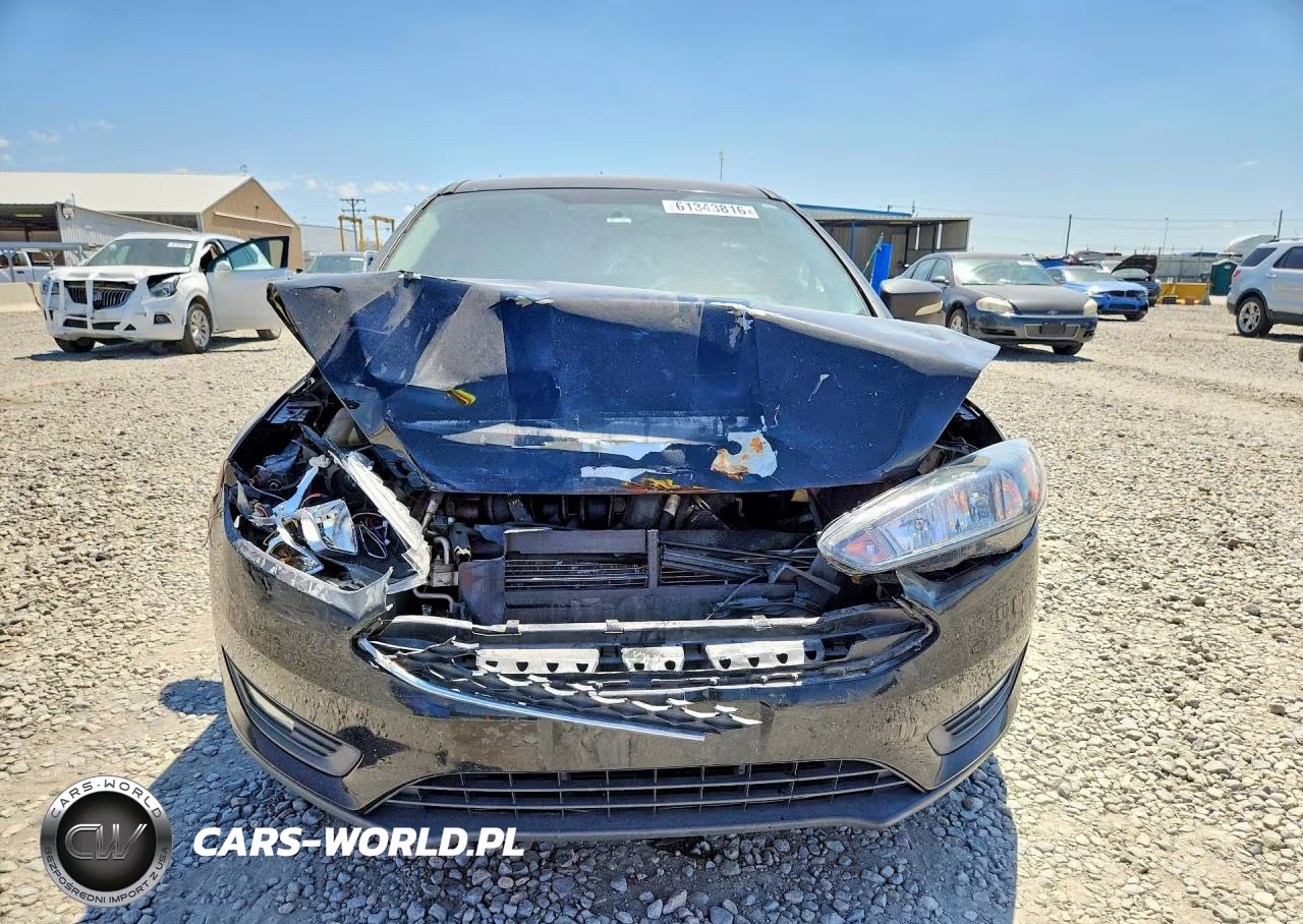 2016 Ford Focus Se VIN:1FADP3F20GL395190 - 5