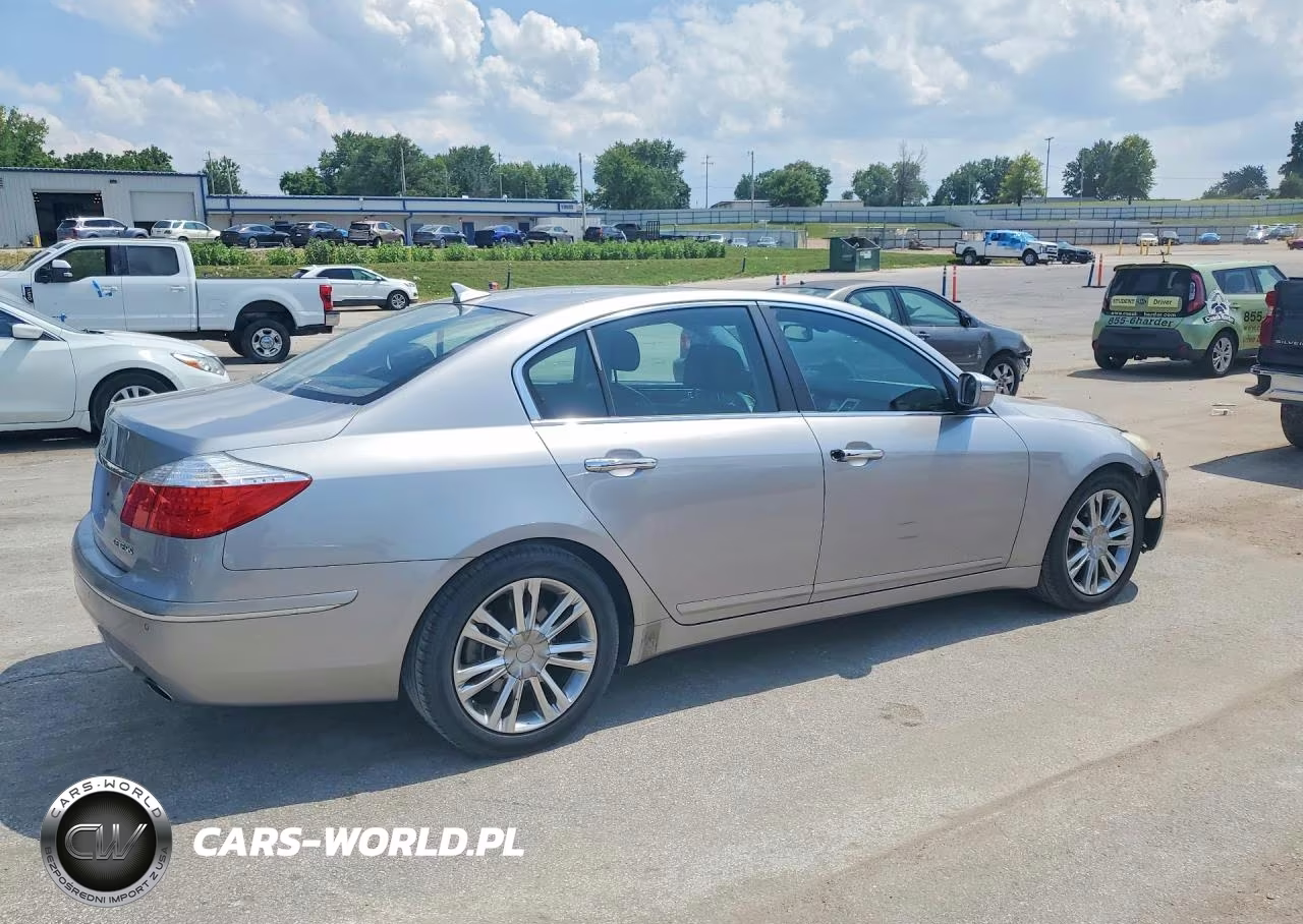 2010 Hyundai Genesis 3.8L VIN:KMHGC4DE5AU085801 - 3