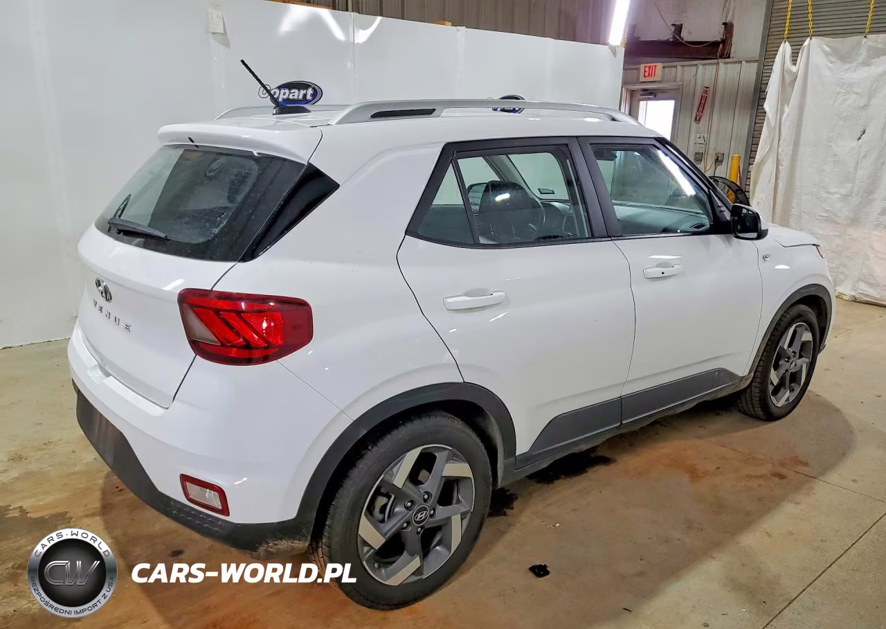 2025 Hyundai Venue Sel VIN:KMHRC8A33SU353877 - 3