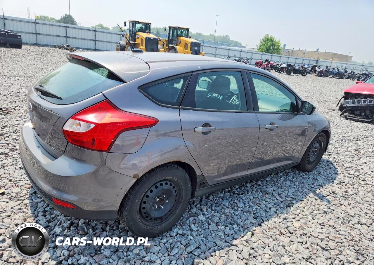 2012 Ford Focus Se VIN:1FAHP3K25CL177523 - 3
