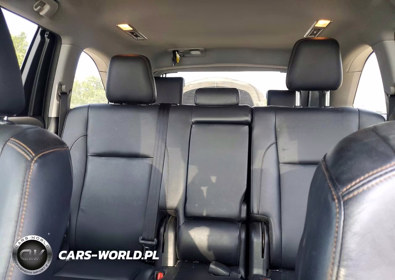 2019 Toyota Highlander Xle VIN:5TDJZRFH2KS570092 - 10