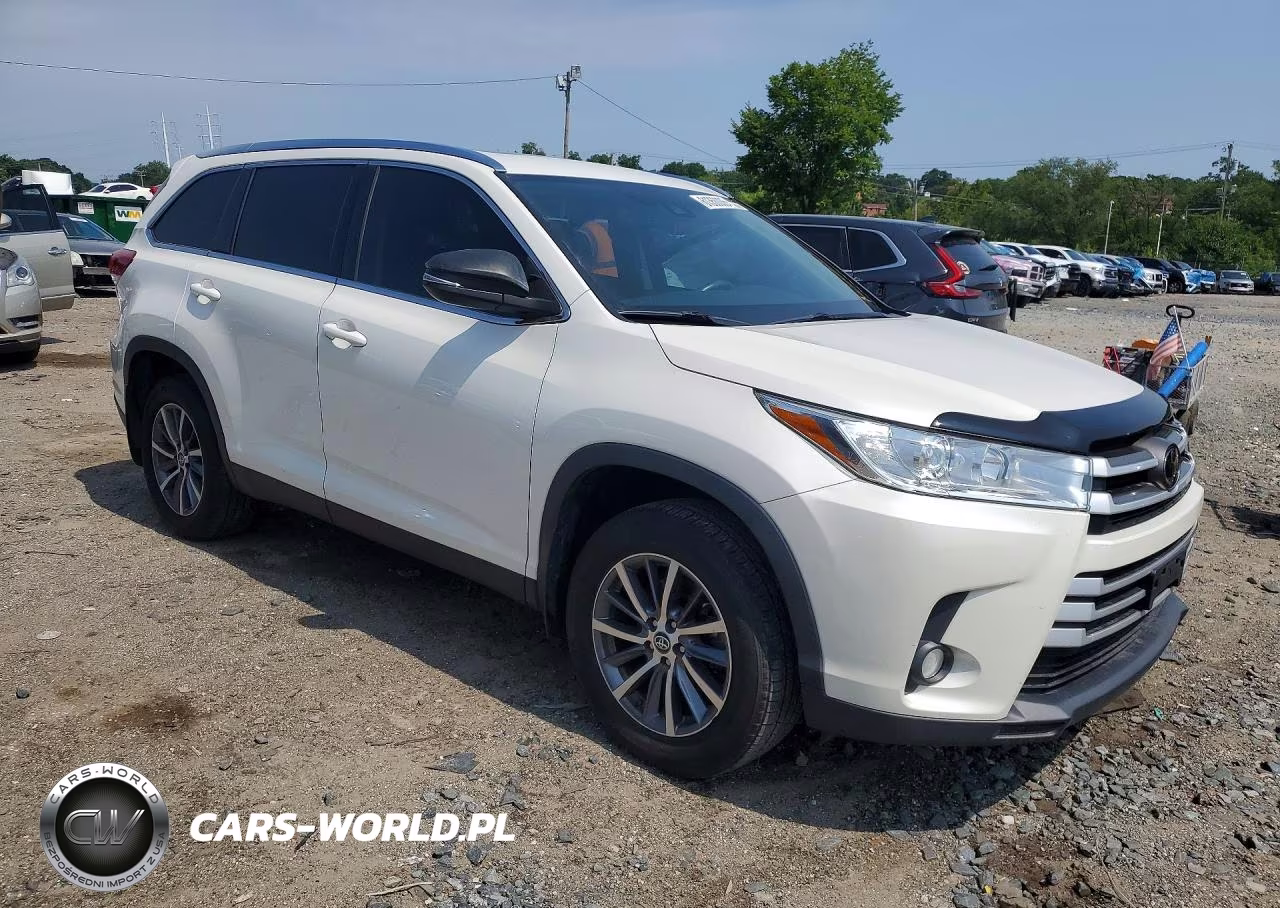 2019 Toyota Highlander Xle VIN:5TDJZRFH2KS570092 - 4