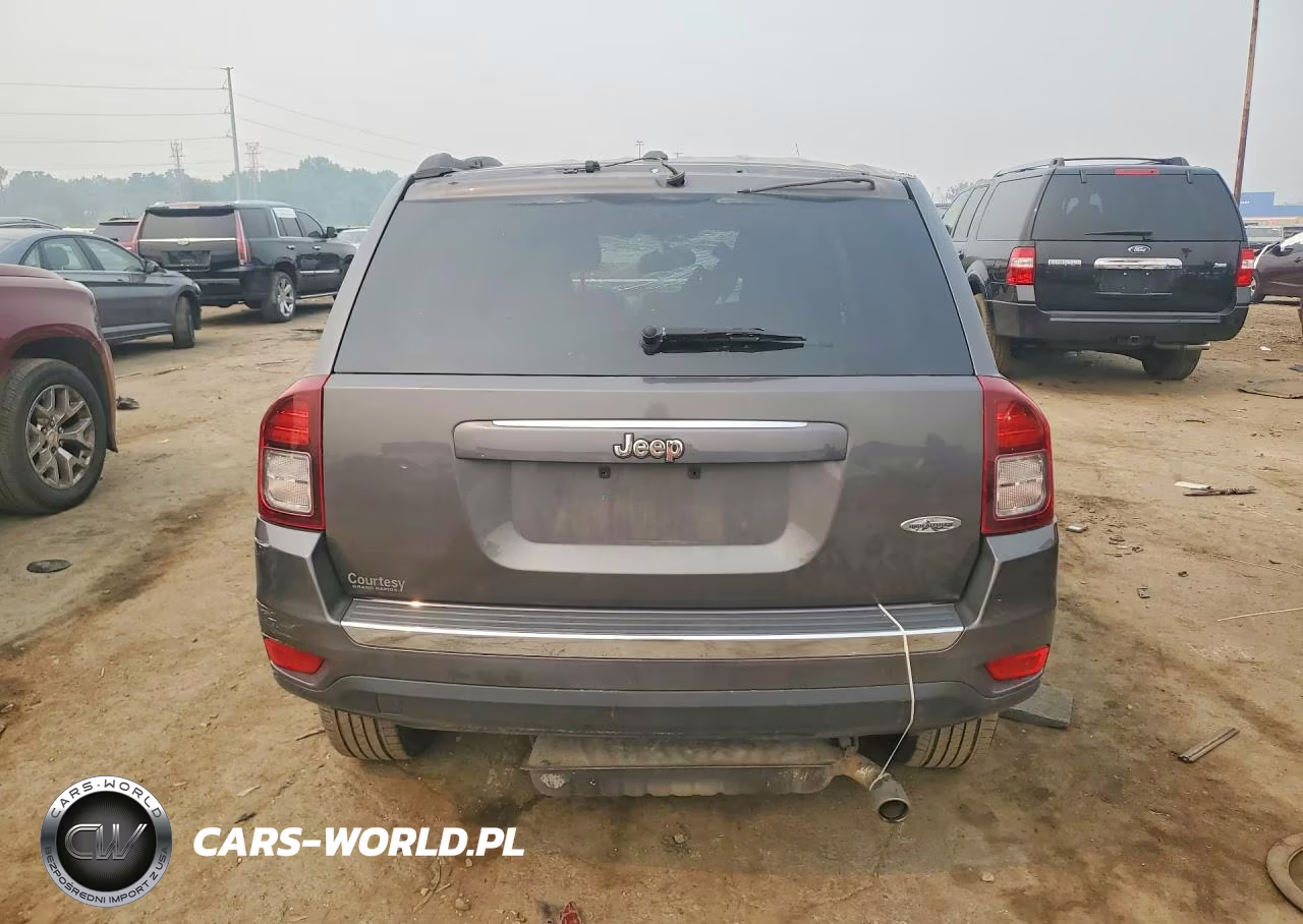 2016 Jeep Compass Latitude VIN:1C4NJCEA2GD801232 - 6