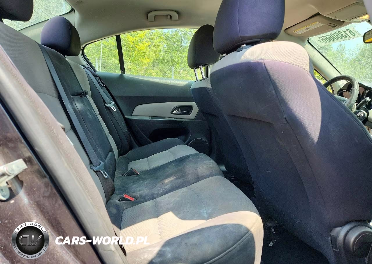 2014 Chevrolet Cruze Ls VIN:1G1PA5SH7E7109316 - 10