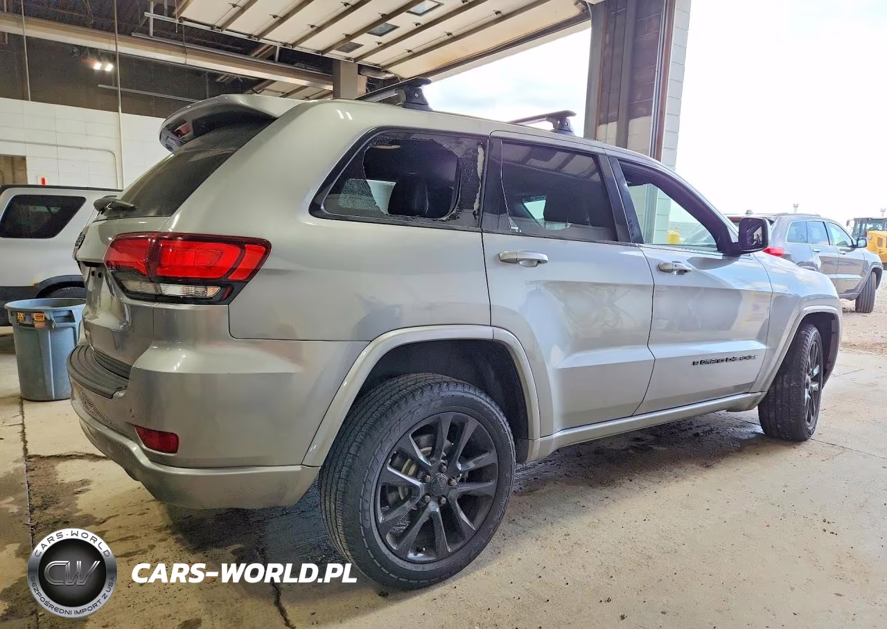 2020 Jeep Grand Cherokee Laredo VIN:1C4RJFAG2LC172519 - 3